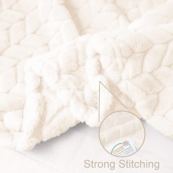 Cream White Knit Jacquard Weave Pattern Decorative Warm Flannel Couch Blanket - Picture 4 of 16